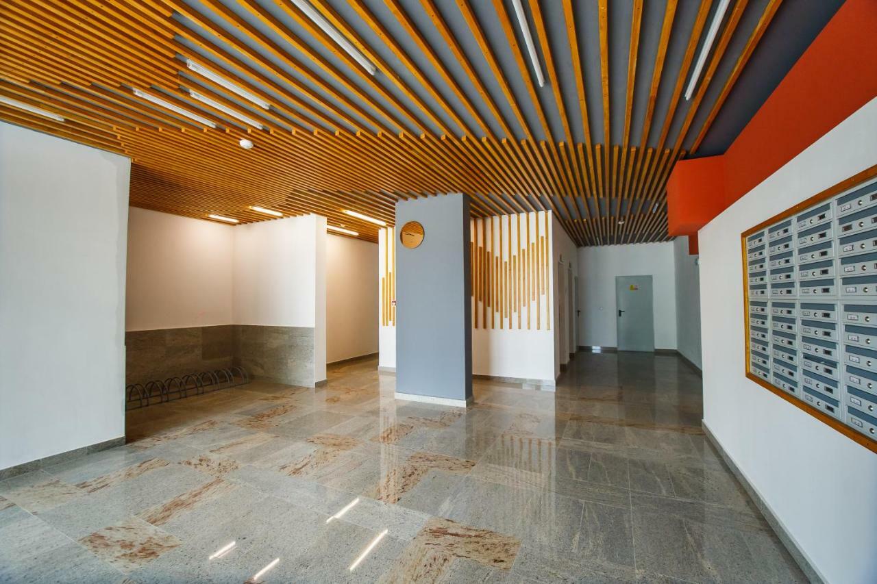 Spacious & Bright 2 Bedroom Central Apartment Oradea Bagian luar foto